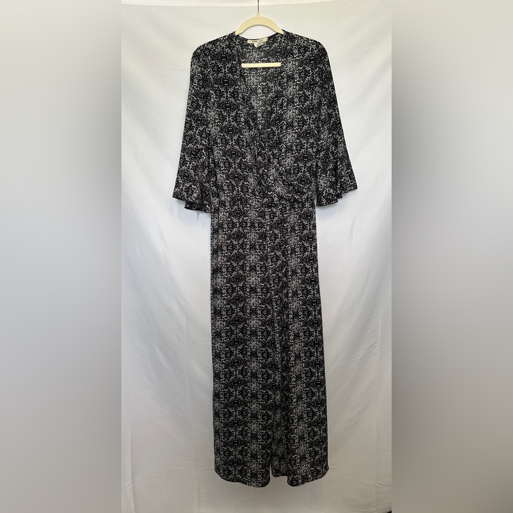 Sydney Rose Black and‎ Cream Patterened Long Sleeve Jumpsuit